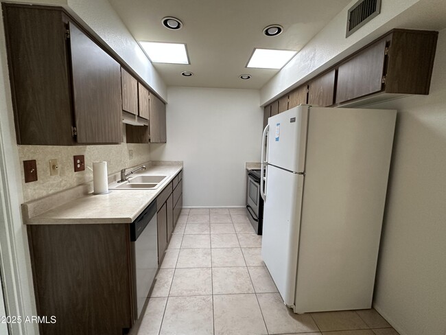 Building Photo - 13005 N 100th Dr