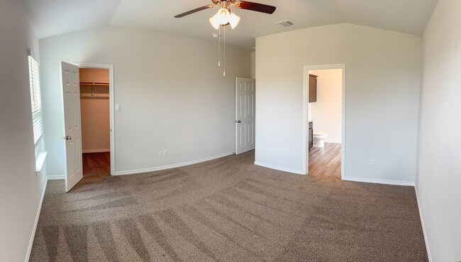 Building Photo - Available NOW This charming 1 story, 3 bed...