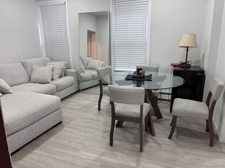living room - 49 Dukes St