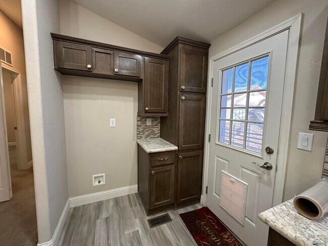 Building Photo - 13432 E 53rd St