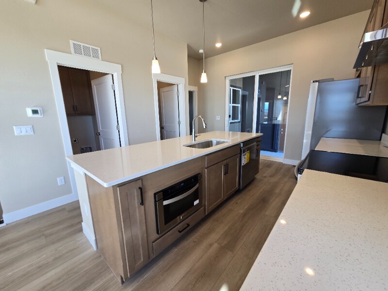 Building Photo - 9404 Roseate Vw