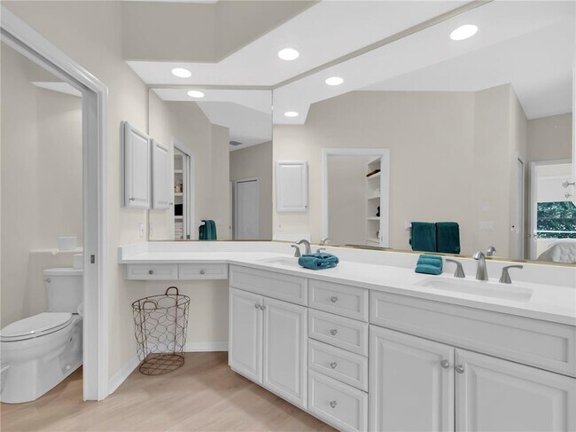 Building Photo - 8870 Huntington Pointe Dr