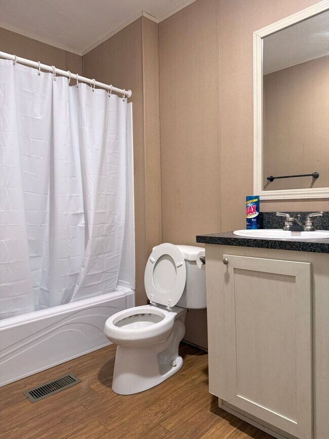 Building Photo - Charming 3 Bed, 2 Bath Mobile Home – Count...