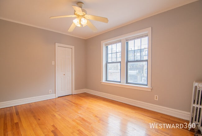 Building Photo - 1620 W Farwell Ave