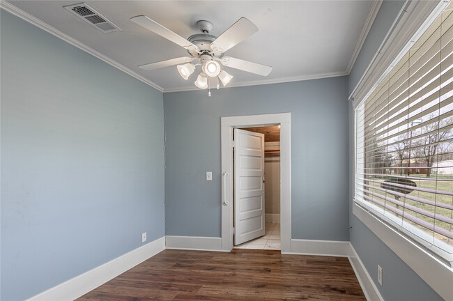 Building Photo - 254 S Railroad St