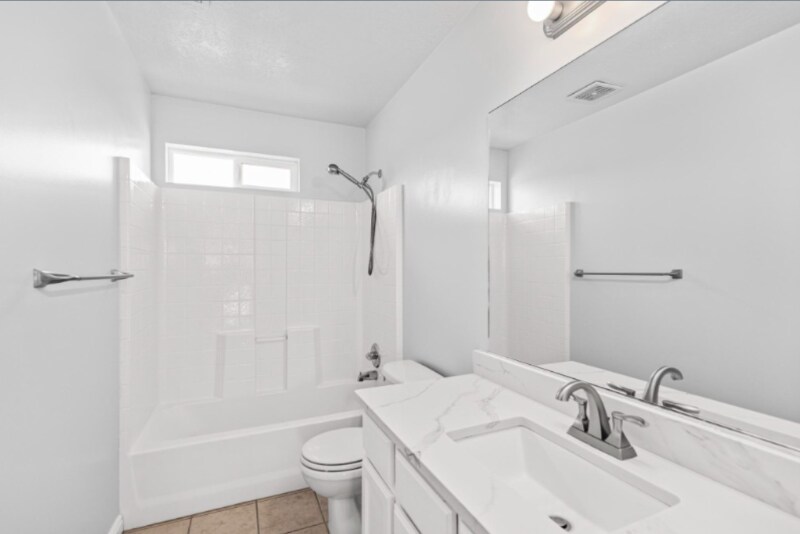 Building Photo - 4127 W Red Orch Wy