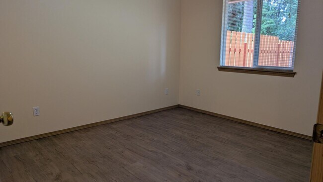 Building Photo - Ackerman-3613