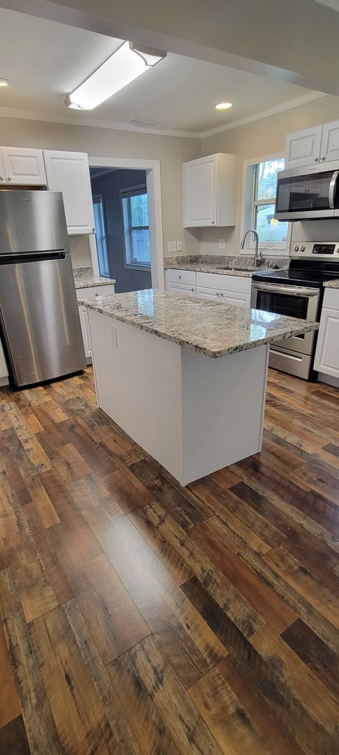 Building Photo - 2 BEDROOM 2 BATH HOME -ST. PETERSBURG - MO...