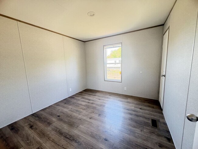 Building Photo - 4514 San Juan Dr S
