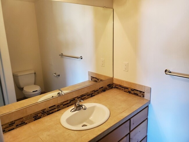 Building Photo - 3259 McKern Pl