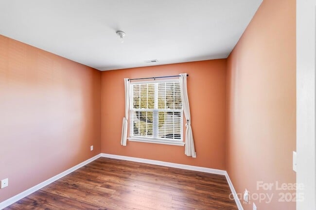 Building Photo - 5911 Vista Verde Ct