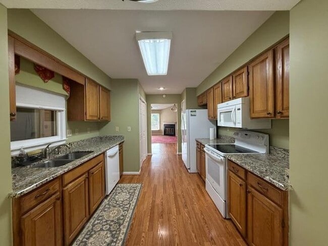 Building Photo - 222- Hanover Place Bev Roberts Rentals and...
