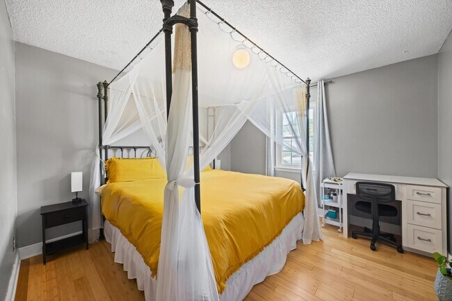 Building Photo - 8410 Smoketree Cir
