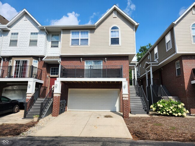 Primary Photo - 1479 Autumn Oak St