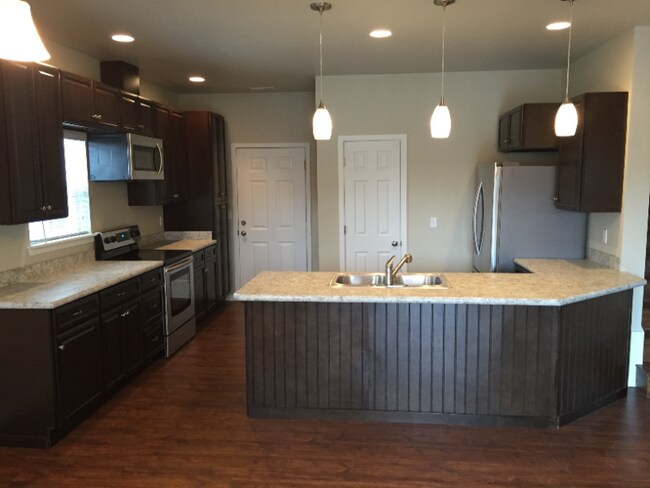 Building Photo - 724 Edgewood Pl