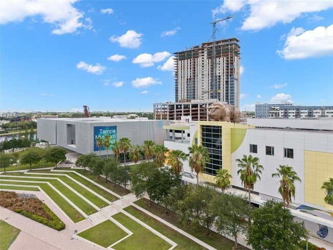 Building Photo - 777 N Ashley Dr