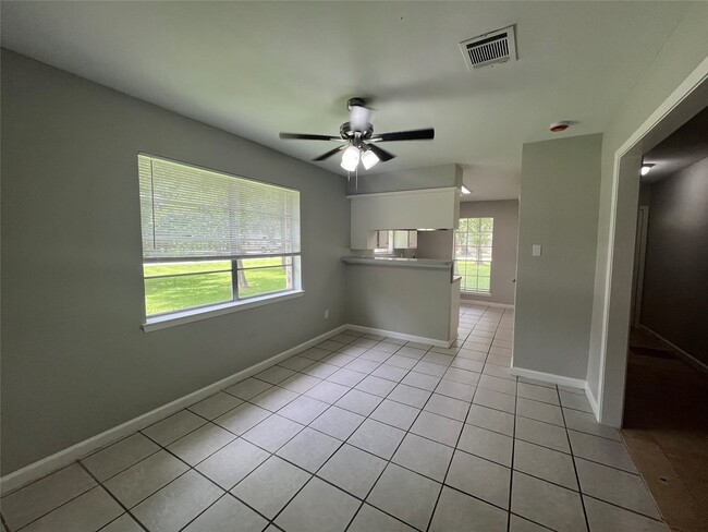 Building Photo - 2402 Fawnwood Ln