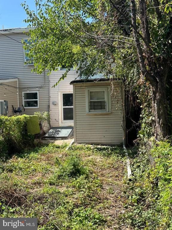 Building Photo - 2305 Robb St