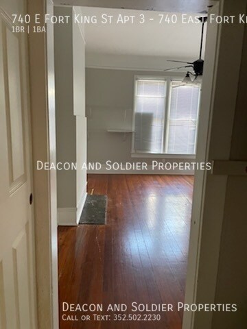 Building Photo - 740 E Fort King St