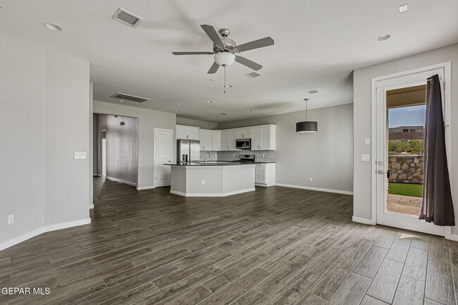 Building Photo - 7500 Porterhouse Ct