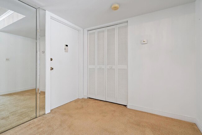 Building Photo - 630 Ocean Dr