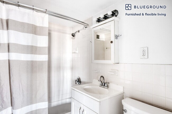 Building Photo - 8 Whittier Pl