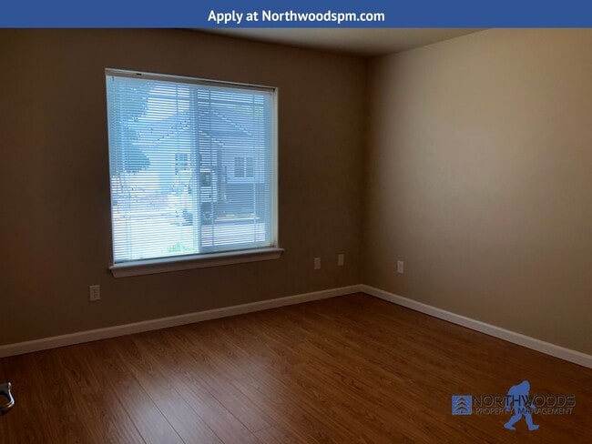 Building Photo - Located in Central Point in a 55 Plus Comm...