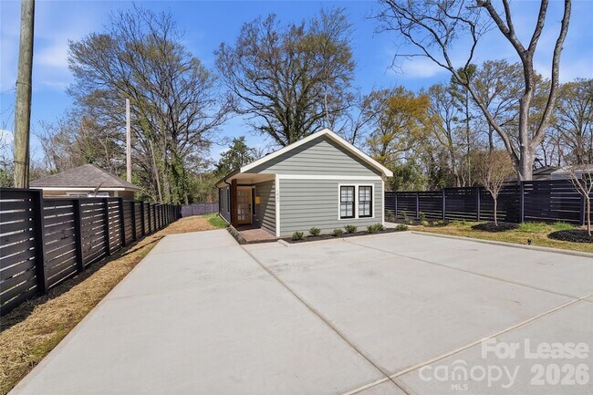 Building Photo - 1840 Merriman Ave