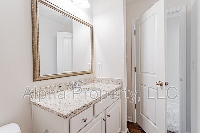 Building Photo - 409 Wards Creek Way