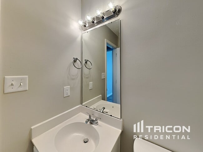 Building Photo - 6955 Kentucky Derby Dr