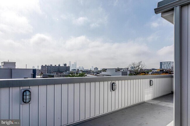 Building Photo - 1917 N Lawrence St