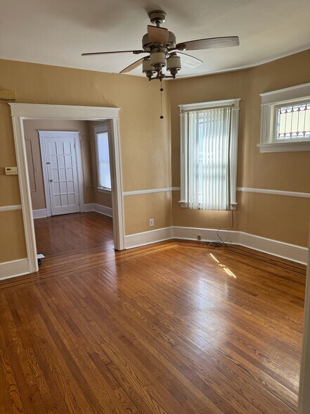 dining room - 75 Lent St