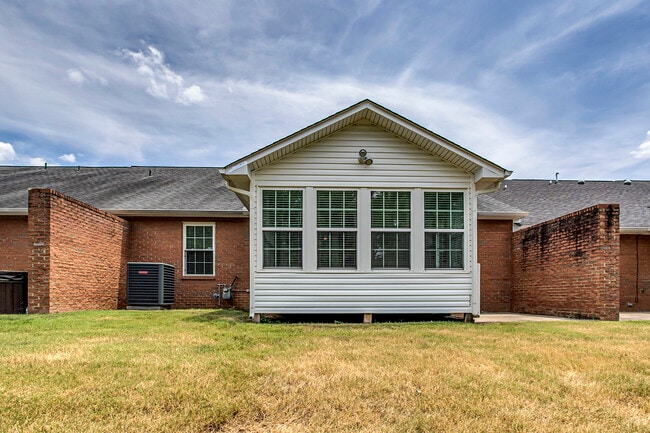 Building Photo - 540 Battlecreek Way