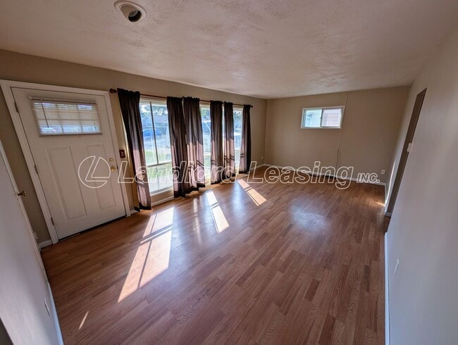 Building Photo - Rare 4 Bedroom Homewood Ranch with Garage