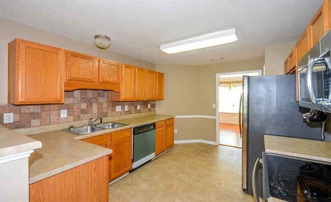 Building Photo - 4166 Round Stone Dr