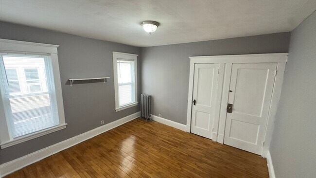 Building Photo - 42-44-44 Narragansett St