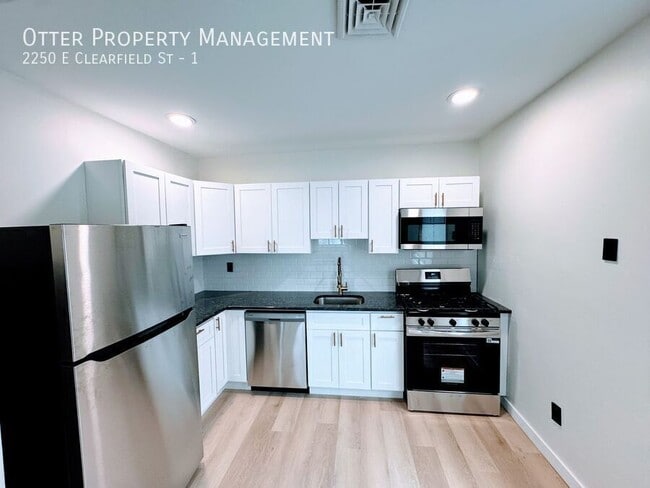 Building Photo - 2250 E Clearfield St