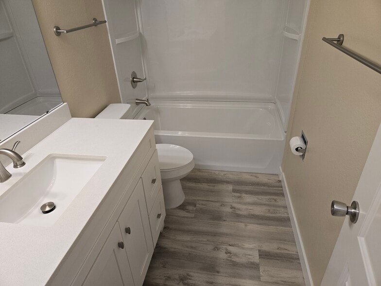 Building Photo - 123 N Glenwood Dr