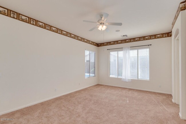 Building Photo - 3279 E Bridgeport Pkwy