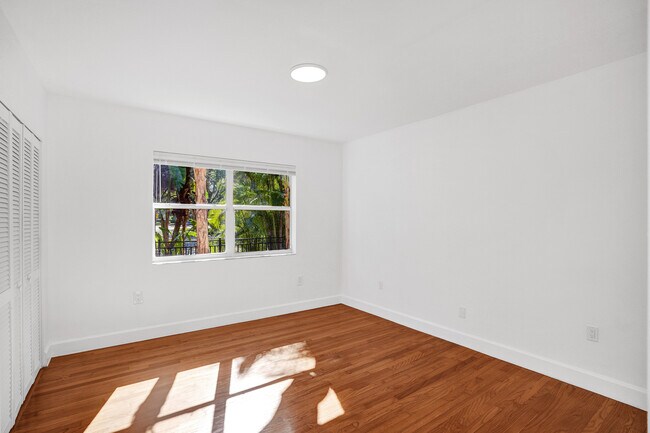 Building Photo - 20 NW 101st St