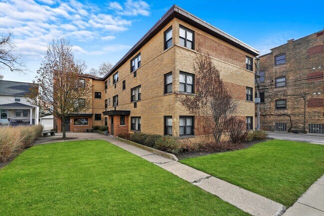 Primary Photo - 309 Sherman Ave
