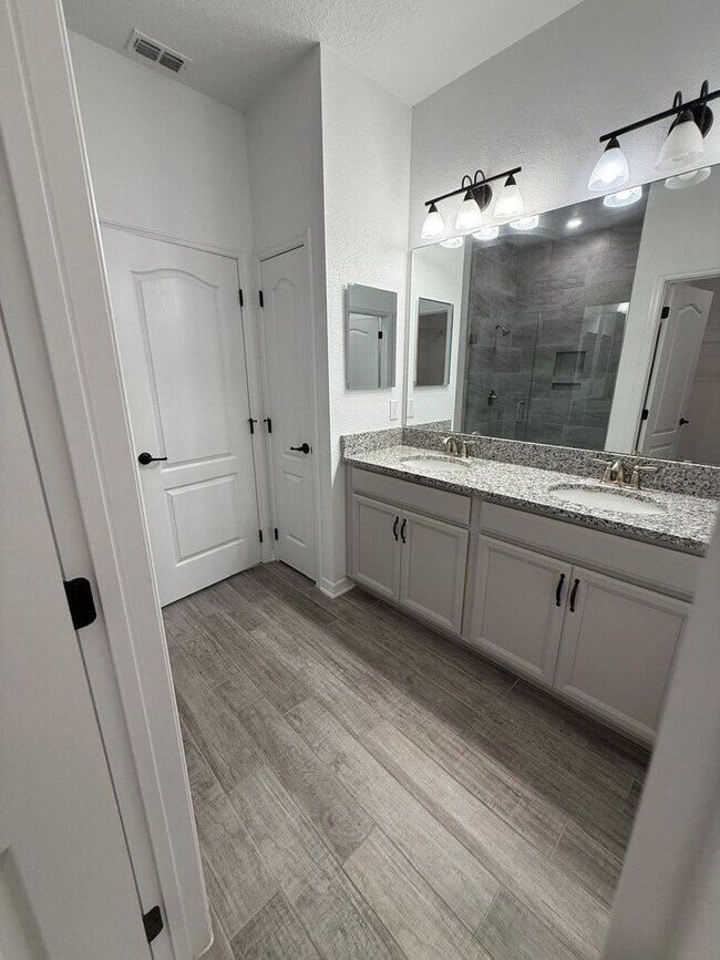 Building Photo - 3 BEDROOM, 2 BATHOOM IN DEANS XING/LITTLE ECON