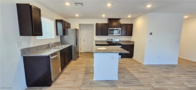 Building Photo - 6071 Swift Lariat St