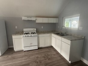 Building Photo - 171-173  Dundaff Street