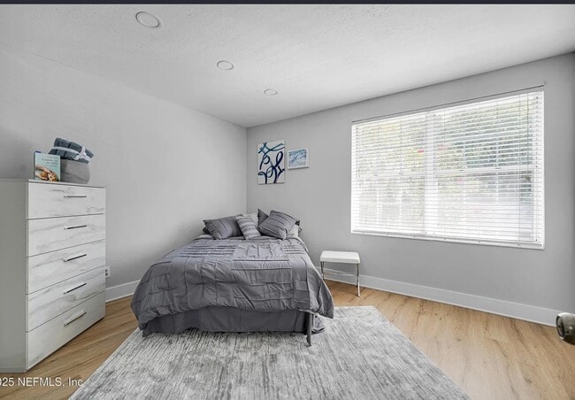 Building Photo - 4315 Plaza Gate Ln S