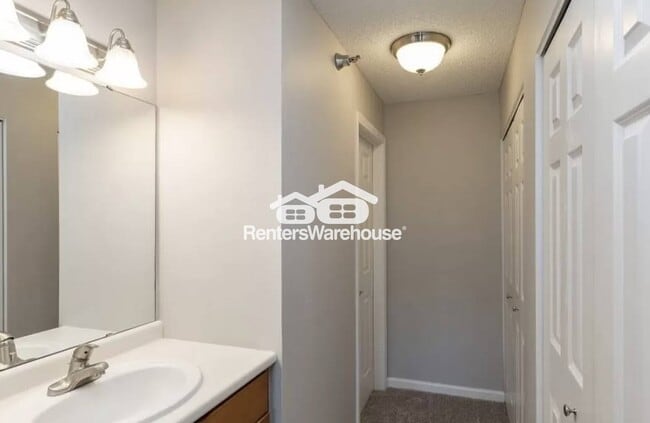 Building Photo - 6145 Chasewood Pkwy
