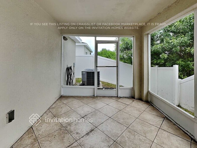 Building Photo - 10732 Southern Forest Dr