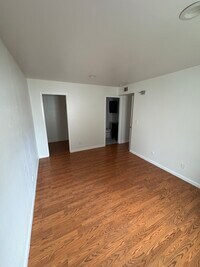 Building Photo - 32970 Lake Wawasee St