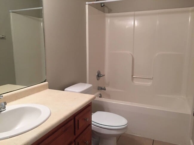 Building Photo - Charming 3BR/2BA Home with Open Split Floor Plan in Druid Oaks