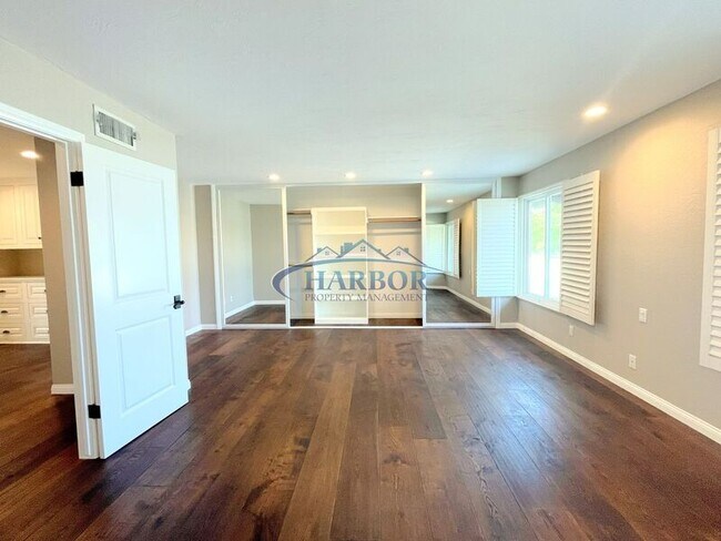 Building Photo - 2300 Sparta Dr